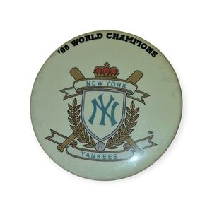 Vintage New York Yankees 1998 World Champions Commemorative Button